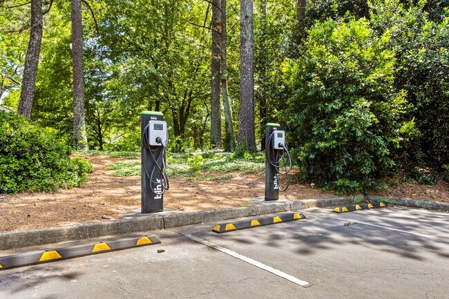 EV Charging Station - 98 Hampshire Ct