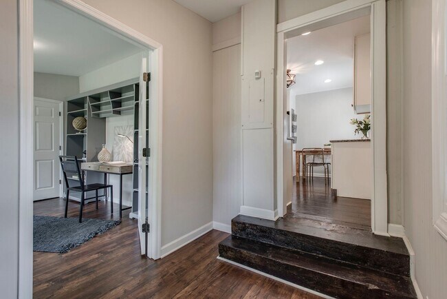 Building Photo - Cute and Cozy Home in Cleveland Park, Walk to Mas Tacos and The Pharmacy, Minutes to Five Points,...