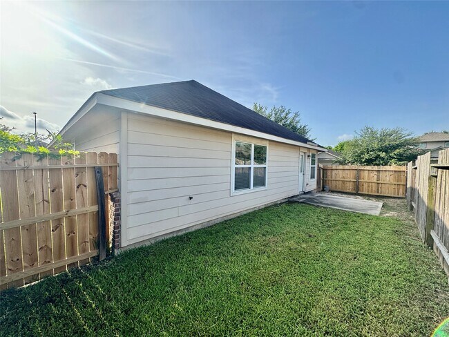 Building Photo - 2303 Corry Crest Cir