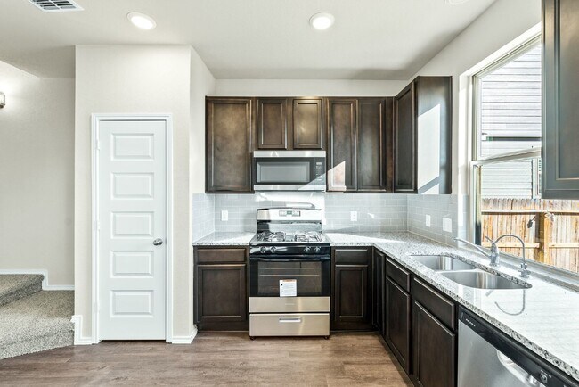 Building Photo - 5118 Sandstone Wy