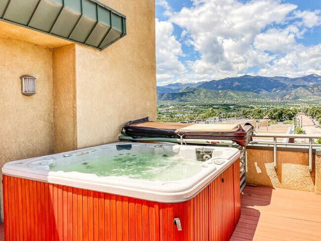 Building Photo - 287 E Fountain Blvd