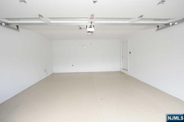 Building Photo - 555 Edgewater Ave