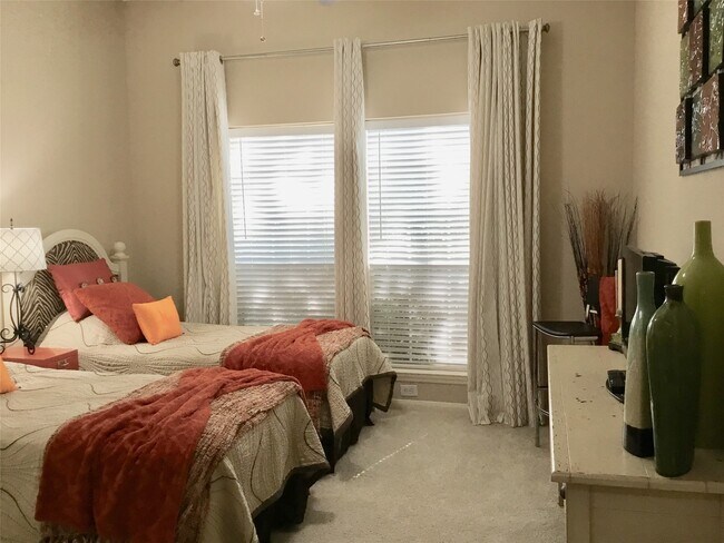 Building Photo - 3 N Spiral Vine Cir