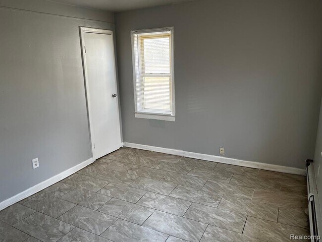 Building Photo - 12097 Cavell St