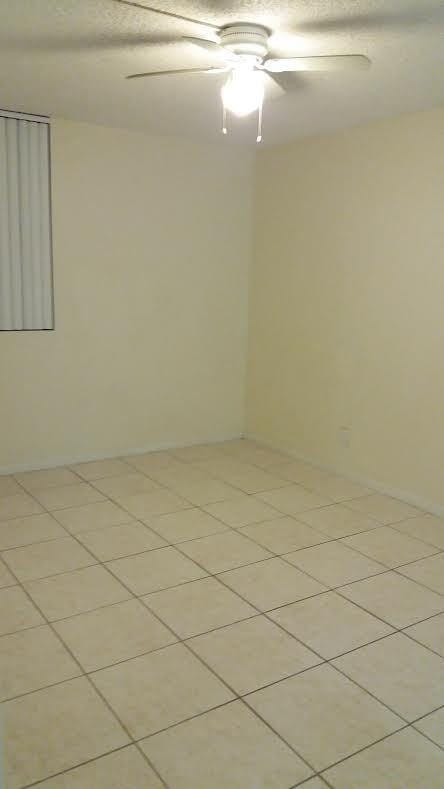 Building Photo - 2771 Riverside Dr