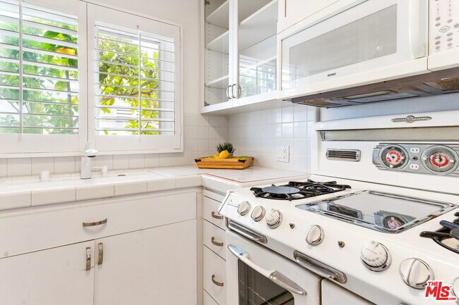 Building Photo - 1120 23rd St