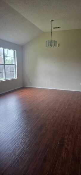 Building Photo - 1814 Mesa Ct