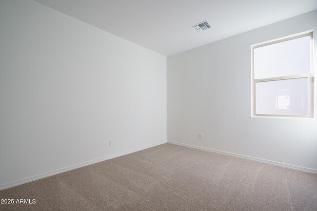 Building Photo - 20607 W Rancho Dr