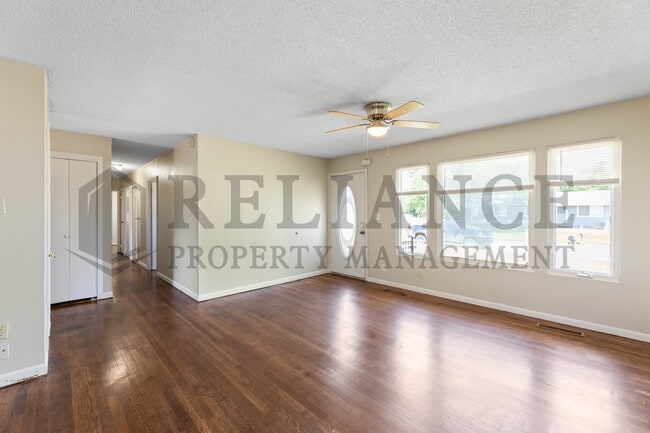 Building Photo - 7429 W Frazier Ln