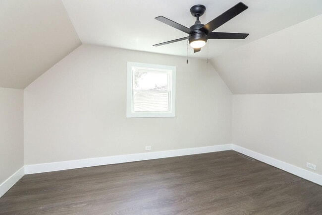 Building Photo - 4N150 5th Ave