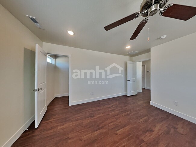 Building Photo - 1405 Alderleaf Ave