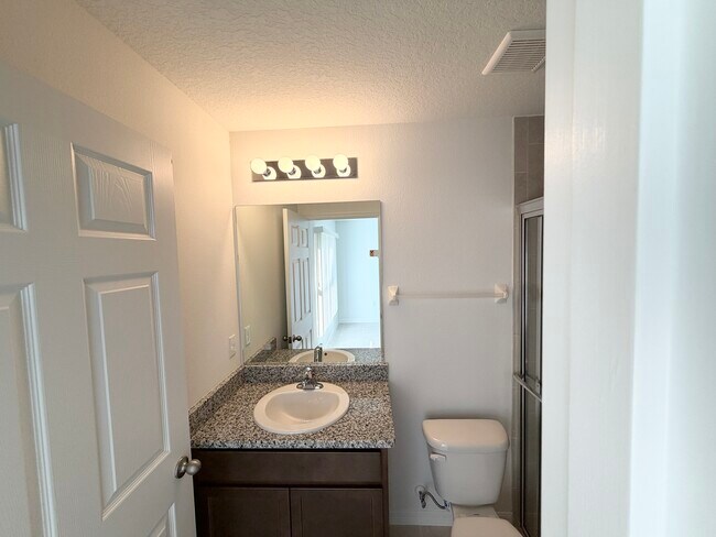 Building Photo - 2 Whee Pl