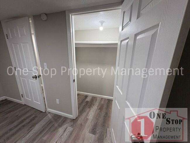 Building Photo - Charming 4-Bed, 2-Bath Home with Beautiful...