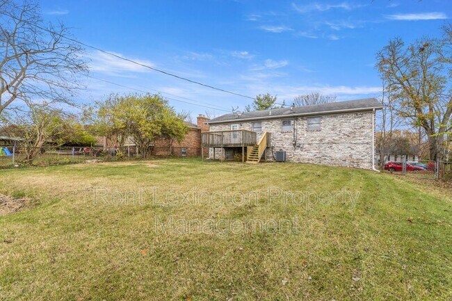 Building Photo - 1932 Mint Julep Ln