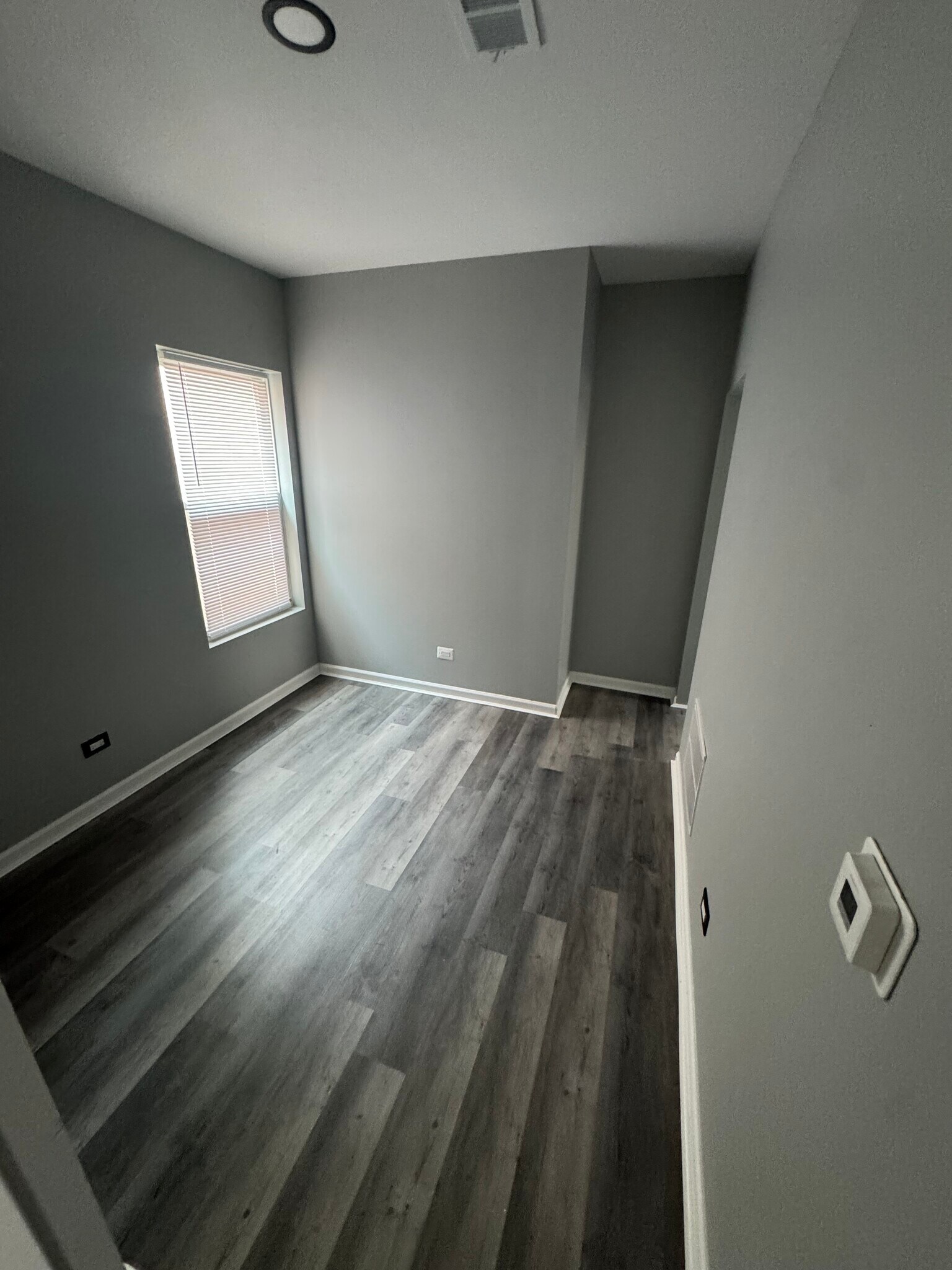 Building Photo - 3320 W Polk St