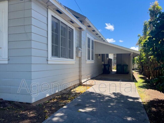 Building Photo - 2205 Hyde St