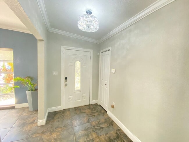 Building Photo - 701 Denton Rd