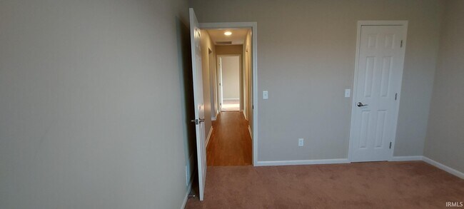 Building Photo - 13575 Crescent Ridge Dr