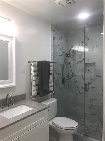 Building Photo - 2128 Aspenwood Dr N