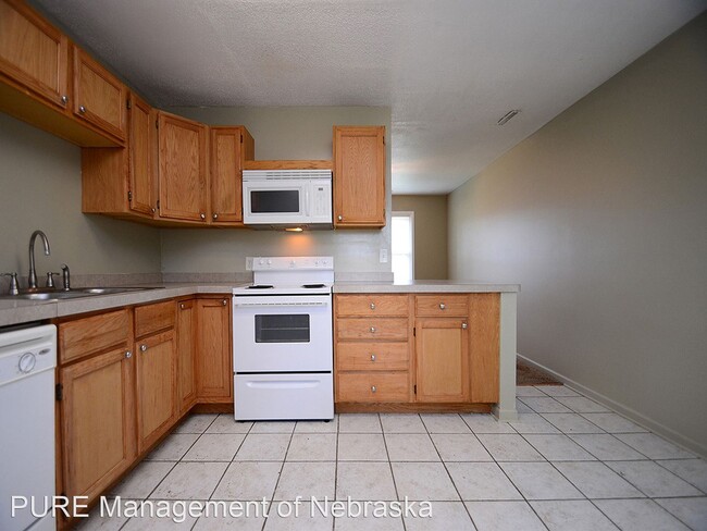 Building Photo - 2 br, 1.5 bath House - 1410 Lindwood Dr