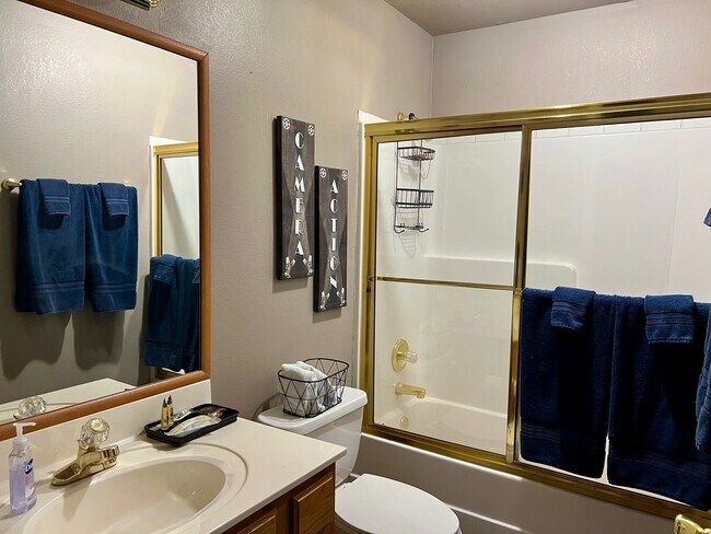 Building Photo - 36 Valley View Cir
