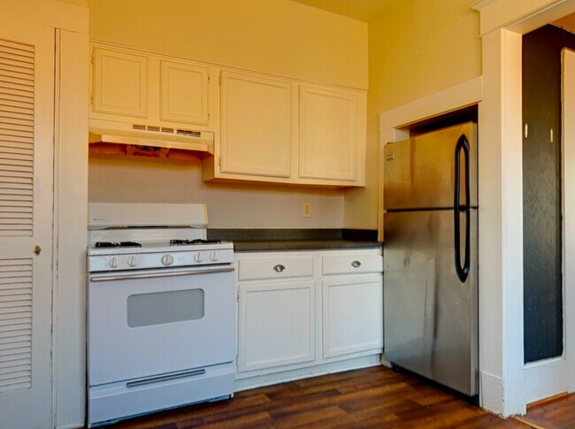 Building Photo - Apartments at Munger Place