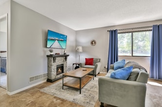 Building Photo - 1271 Greenbriar Ct