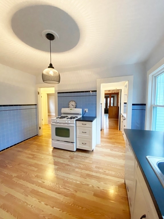 Building Photo - 16 Arborough Rd