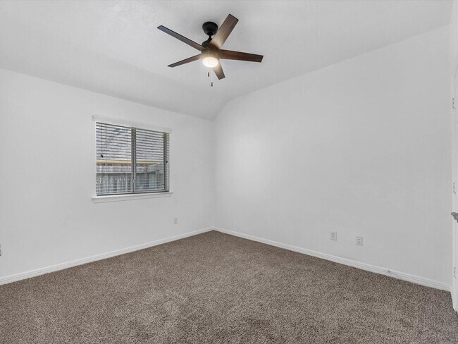 Building Photo - 13707 Birney Point Ln