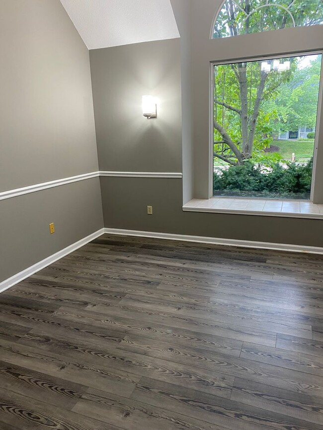 Building Photo - Beautiful & Spacious House in Green Meadow...