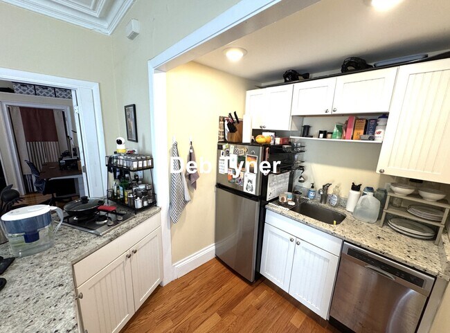 Building Photo - 63 Walden St