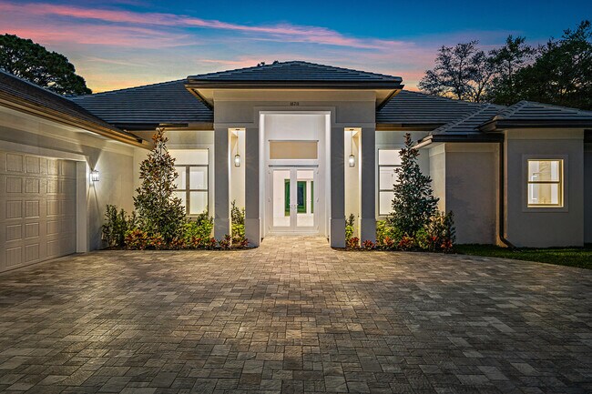 Building Photo - 18211 SE Old Trail Dr W
