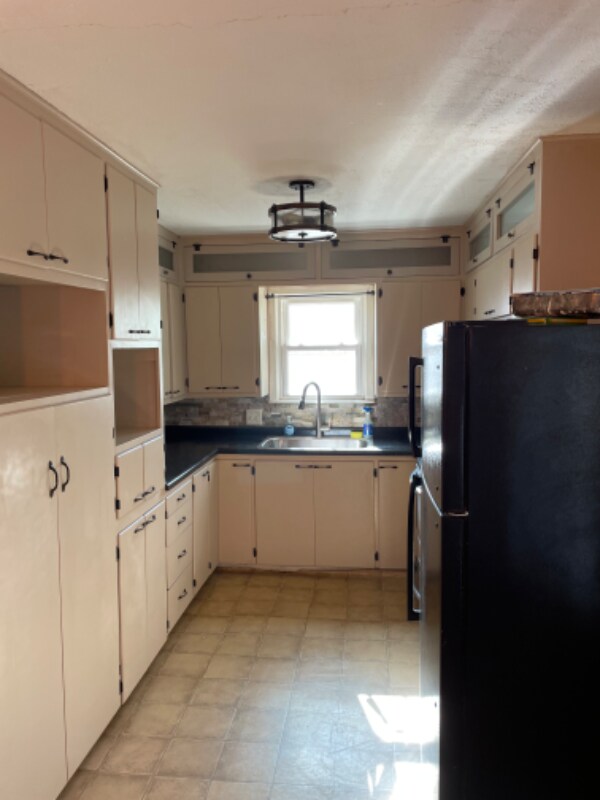 Building Photo - 101 E Haddock St