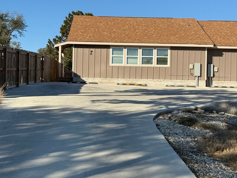 Building Photo - 1919 Cattail