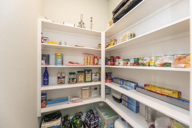 Building Photo - 9 Drywood Ln