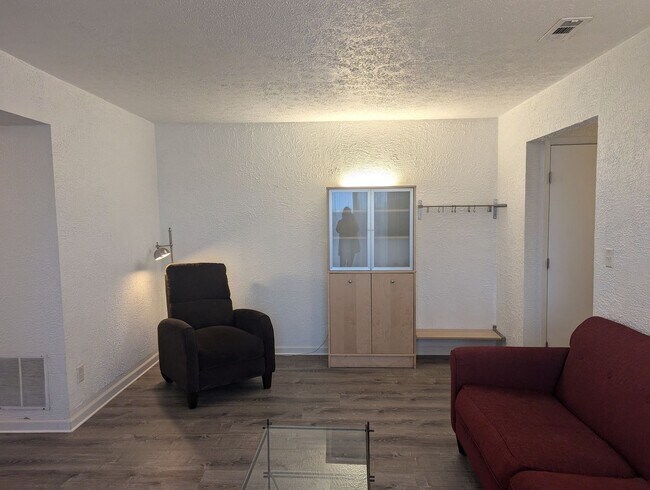 Building Photo - 2BR Condo in West Chester, **Pet Friendly-...