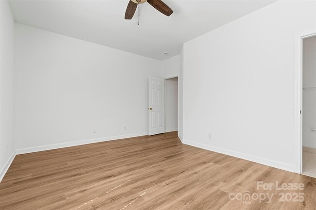 Building Photo - 8122 Village Harbor Dr