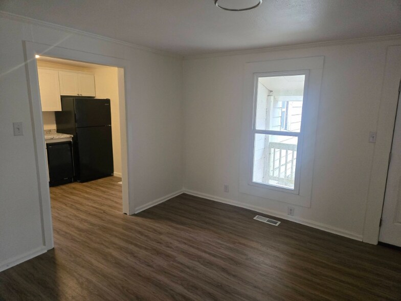 Building Photo - 202 W Peachtree St