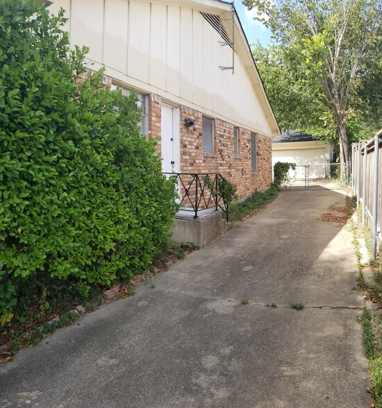 Side Entrance Parking - 10833 Marchant Cir