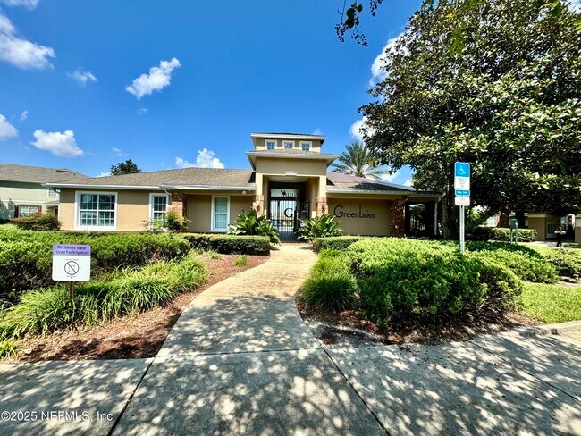 Building Photo - 6918 Roundleaf Dr