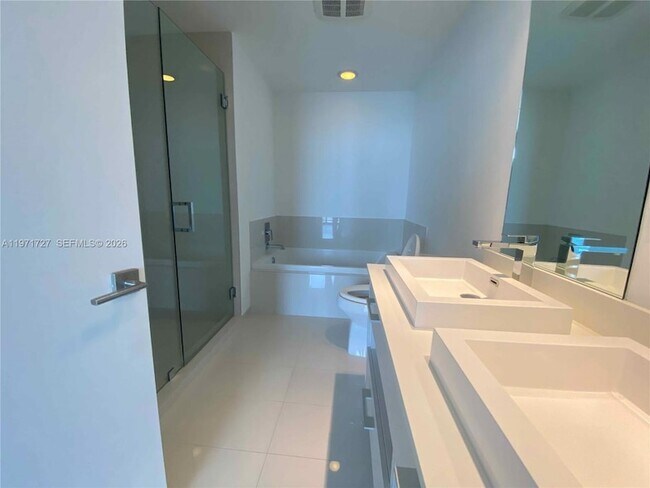 Building Photo - 45 SW 9th St