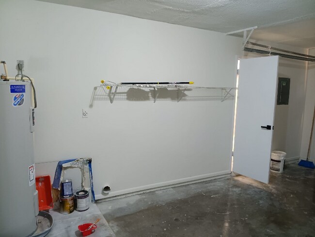 Building Photo - 2507 Matena Ave S