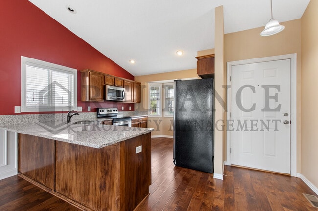 Building Photo - 5911 Hartford Dr