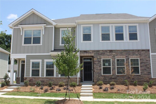 Primary Photo - 922 Sagecroft Ln