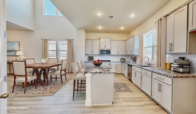 Building Photo - 833 Concan Dr