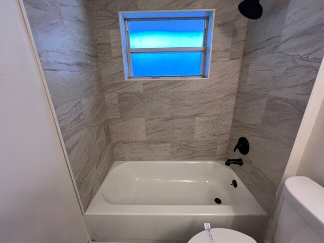 Building Photo - PRICE REDUCED FOR A QUICK MOVE IN!!  Beaut...
