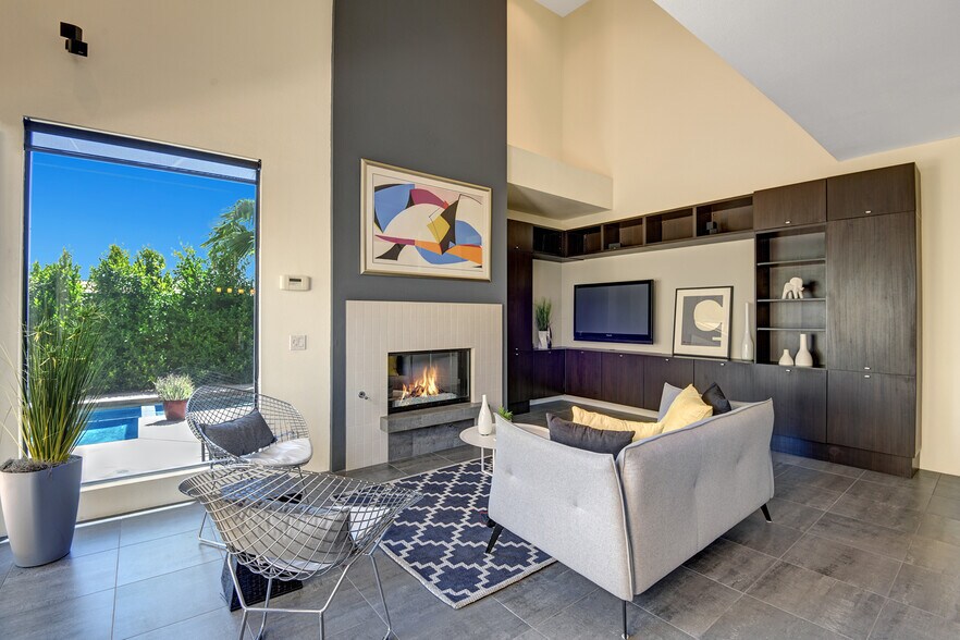 Building Photo - 1536 E Baristo Rd