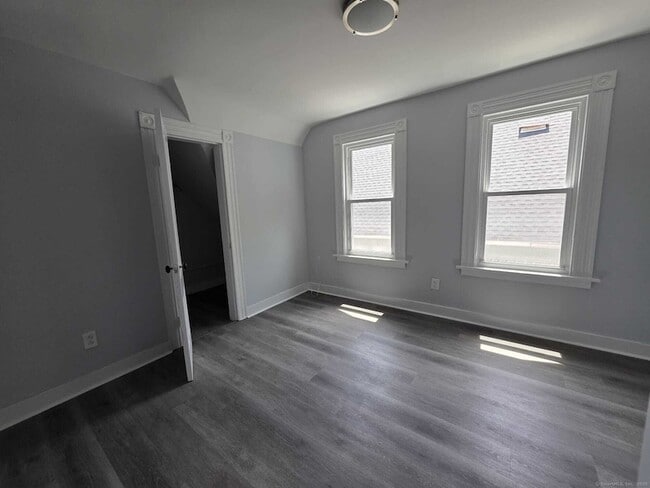 Building Photo - 142 Butler St