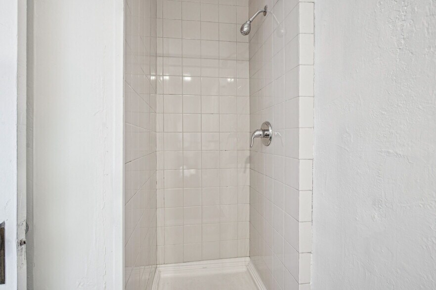 Building Photo - 3026 Bruce Randolph Ave