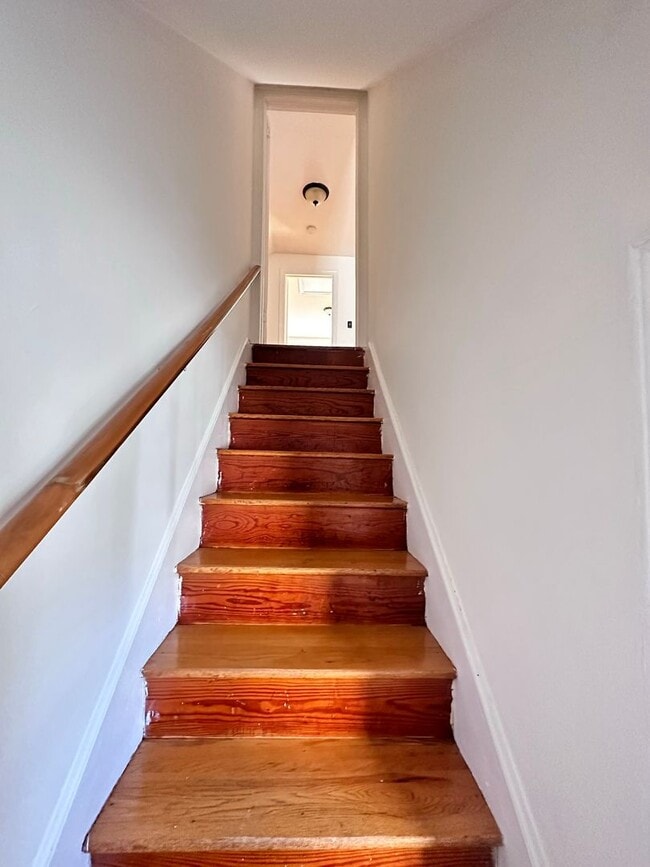 Building Photo - 122 Summit St